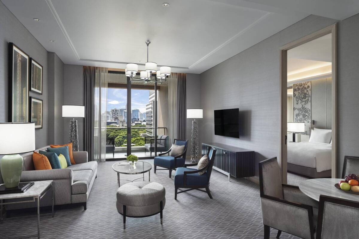 EXECUTIVE SUITE