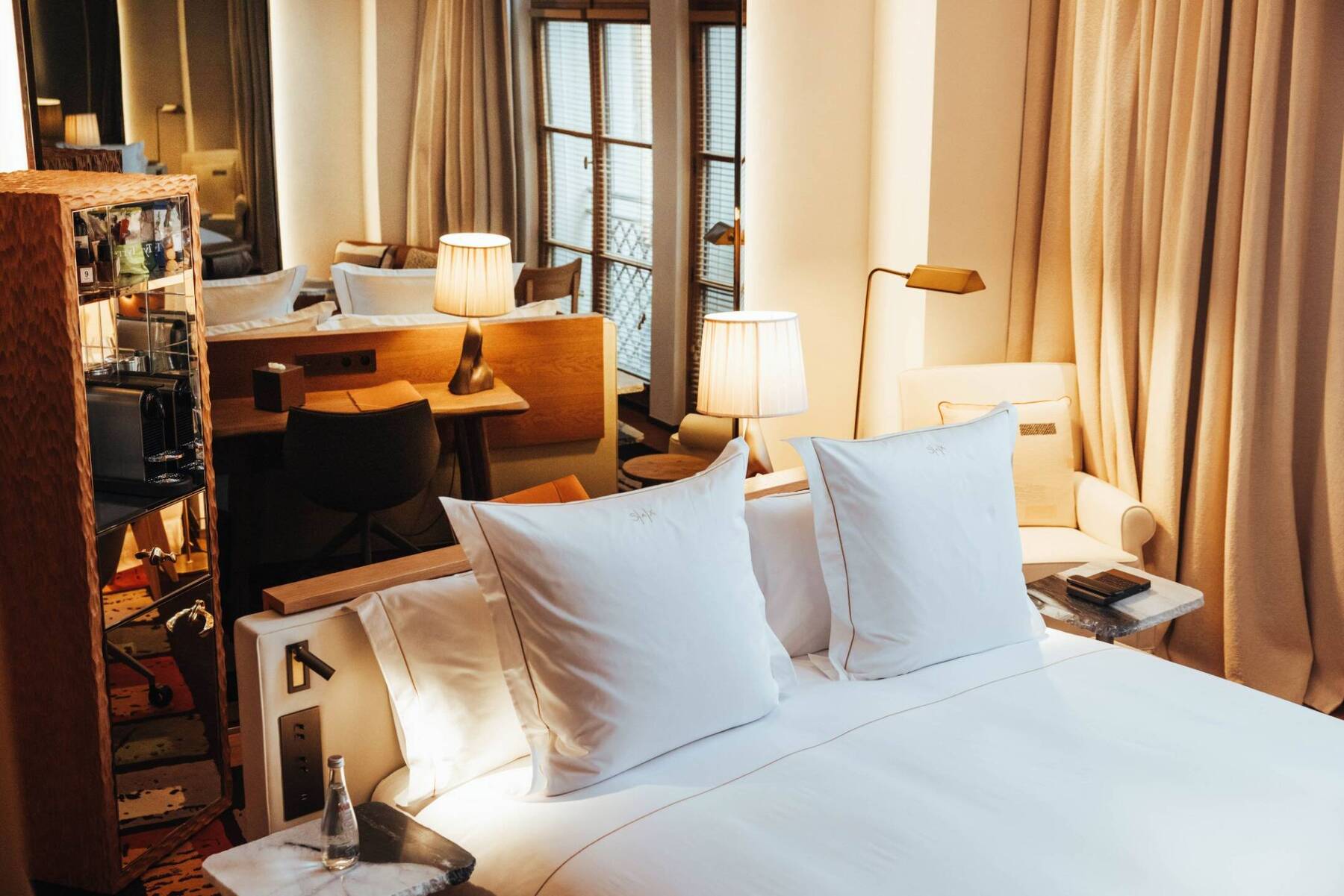 KING DELUXE JUNIOR SUITE