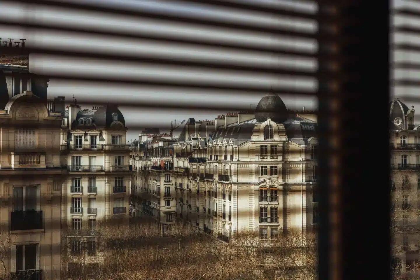 KING SAX ROOM WITH PARISIAN VIEW