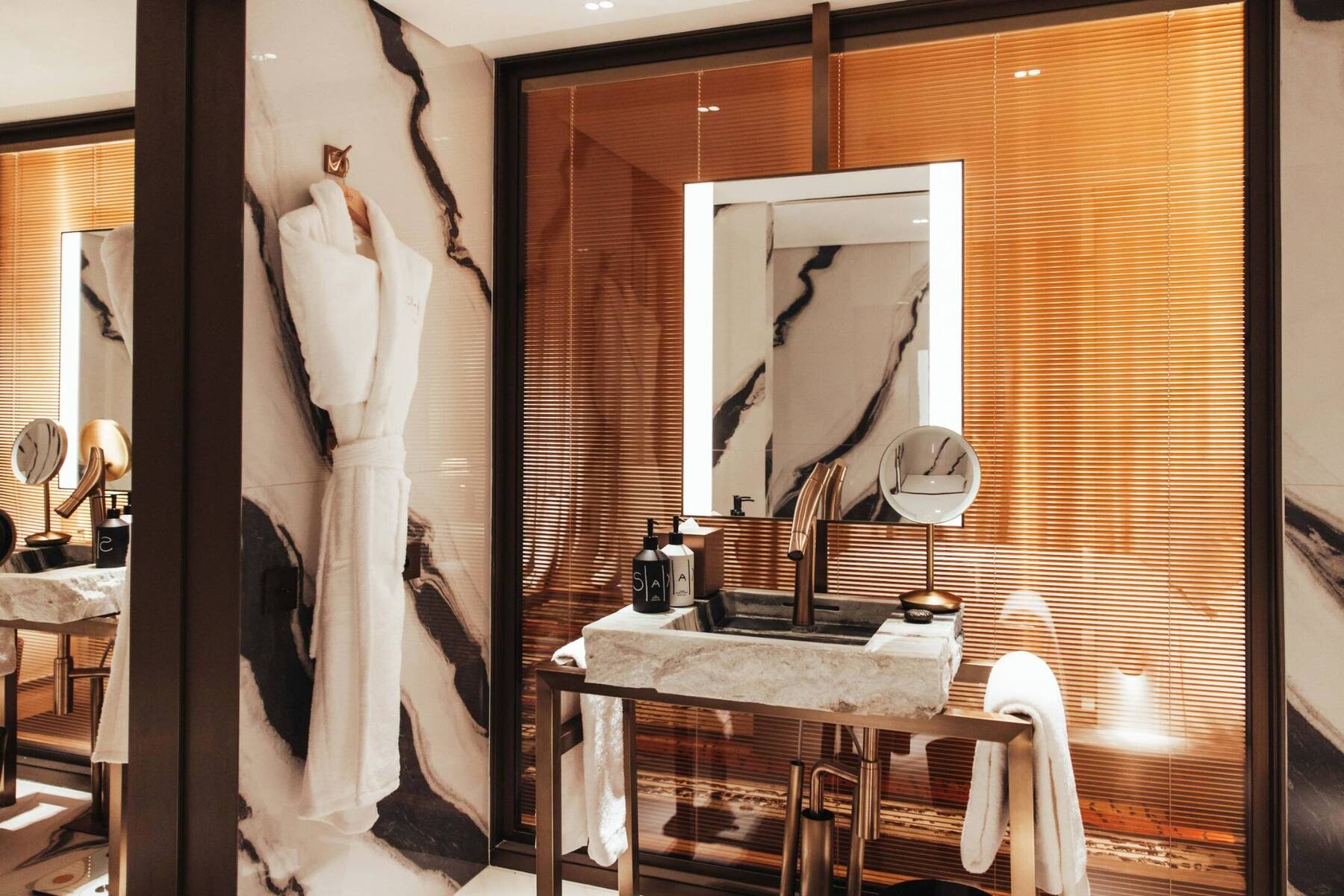 KING ACCESSIBLE PRESTIGE ROOM