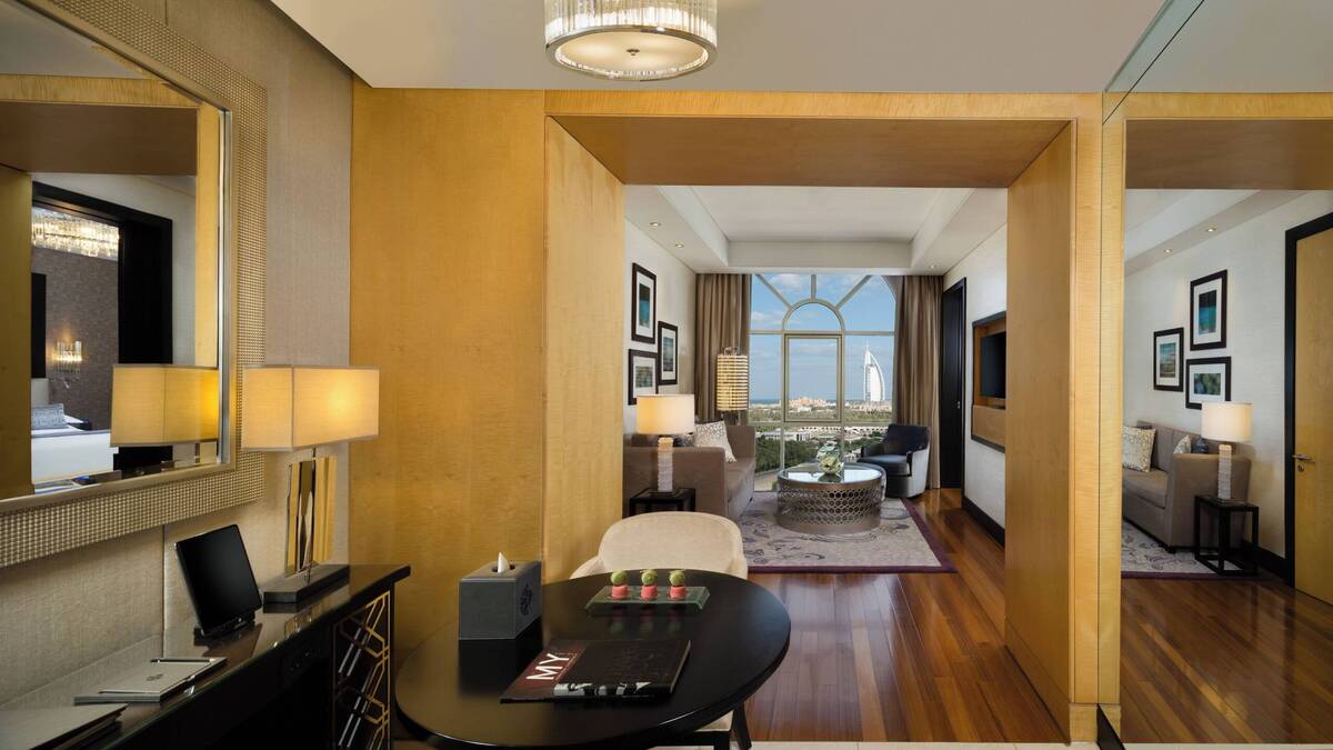 GRAND DELUXE ROOM