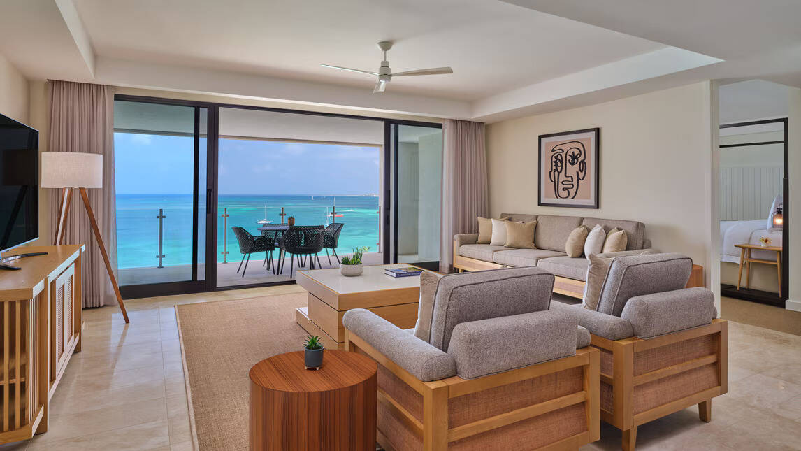 ST REGIS SUITE KING OCEANFRONT BALCONY
