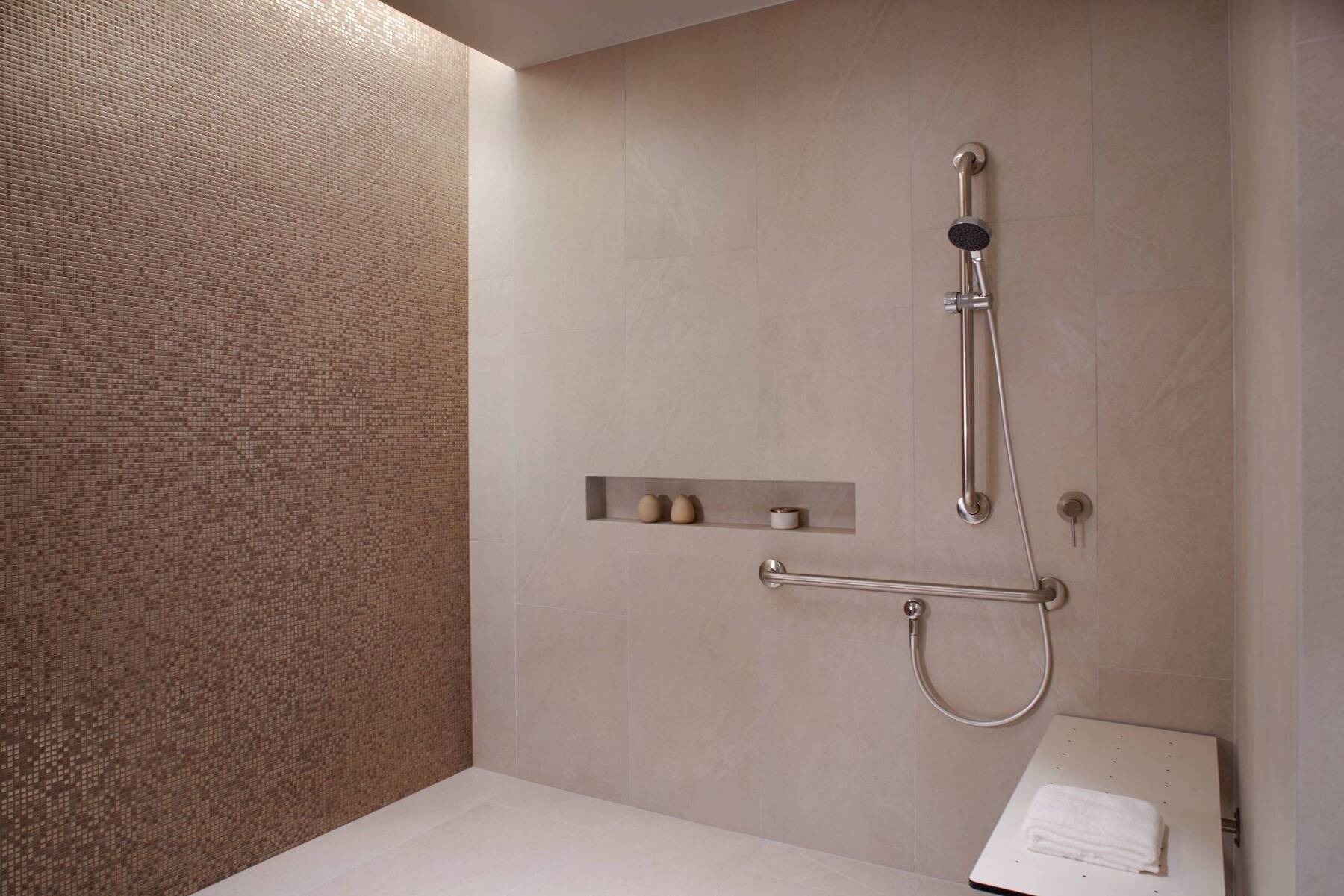 Accessible Two Double Room, Roll-in Shower
