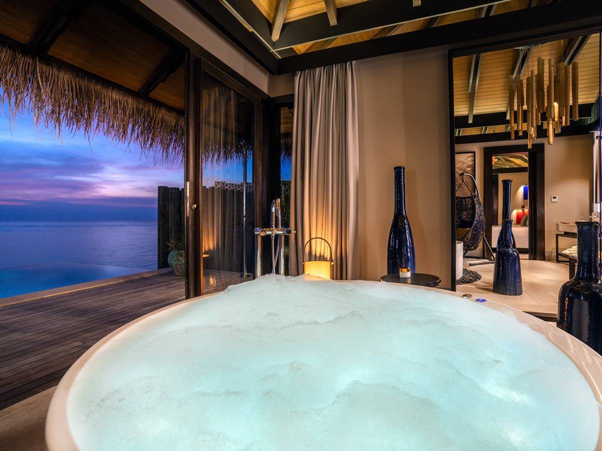 Sunset Deluxe Water Pool Villa