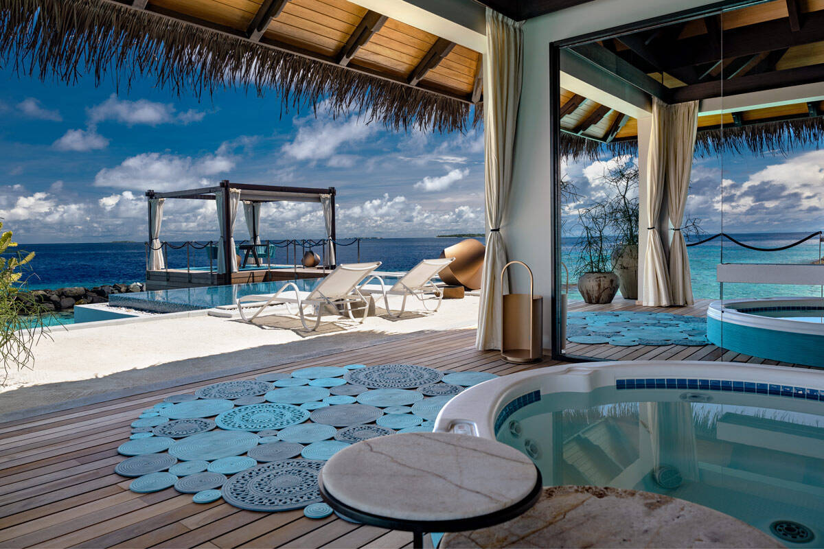 Romantic Pool Residence