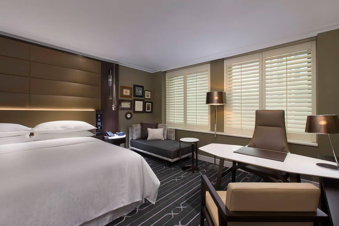  Executive City Room 