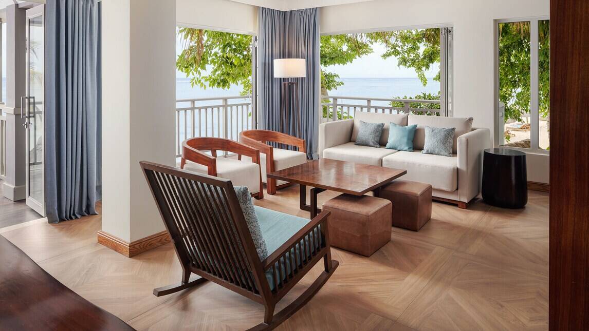 PENINSULA BALCONY SUITE