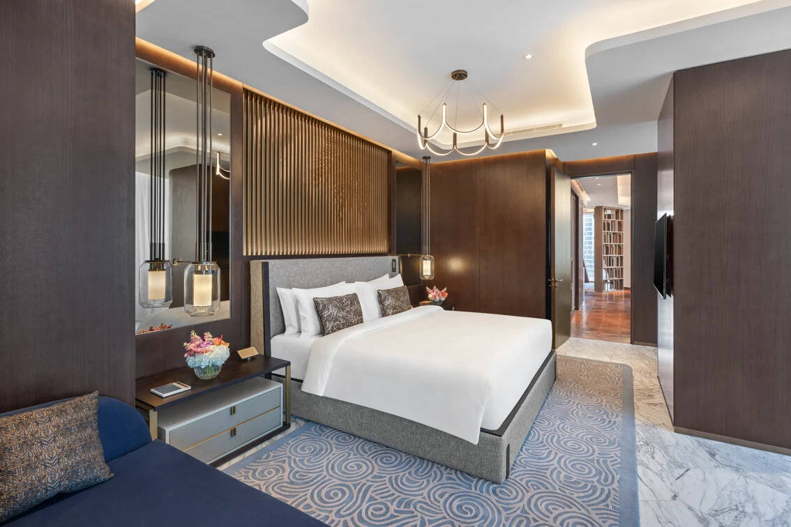 Mandarin Signature Suite