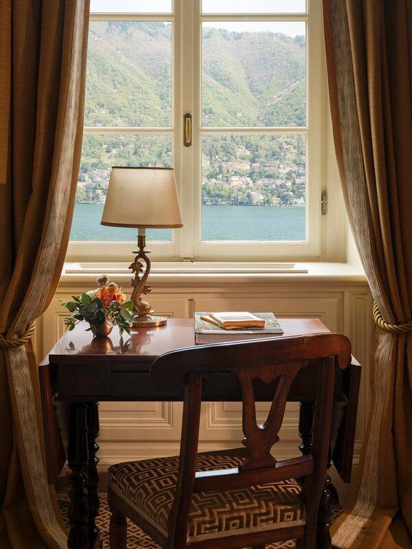 Deluxe Double Room Lake View