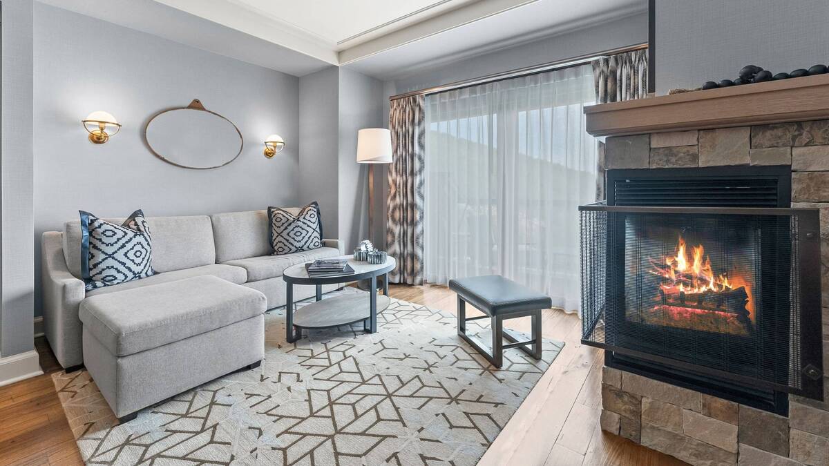 PRESIDENTIAL RESIDENCE FOUR BEDROOM BALCONY FIREPLACE
