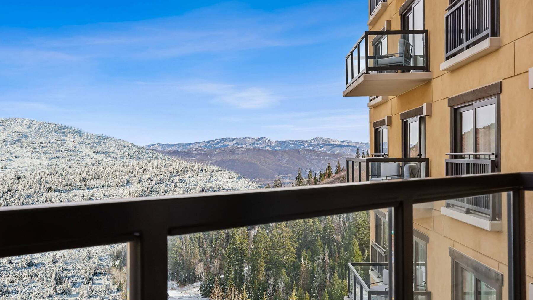 PRESIDENTIAL RESIDENCE FOUR BEDROOM BALCONY FIREPLACE