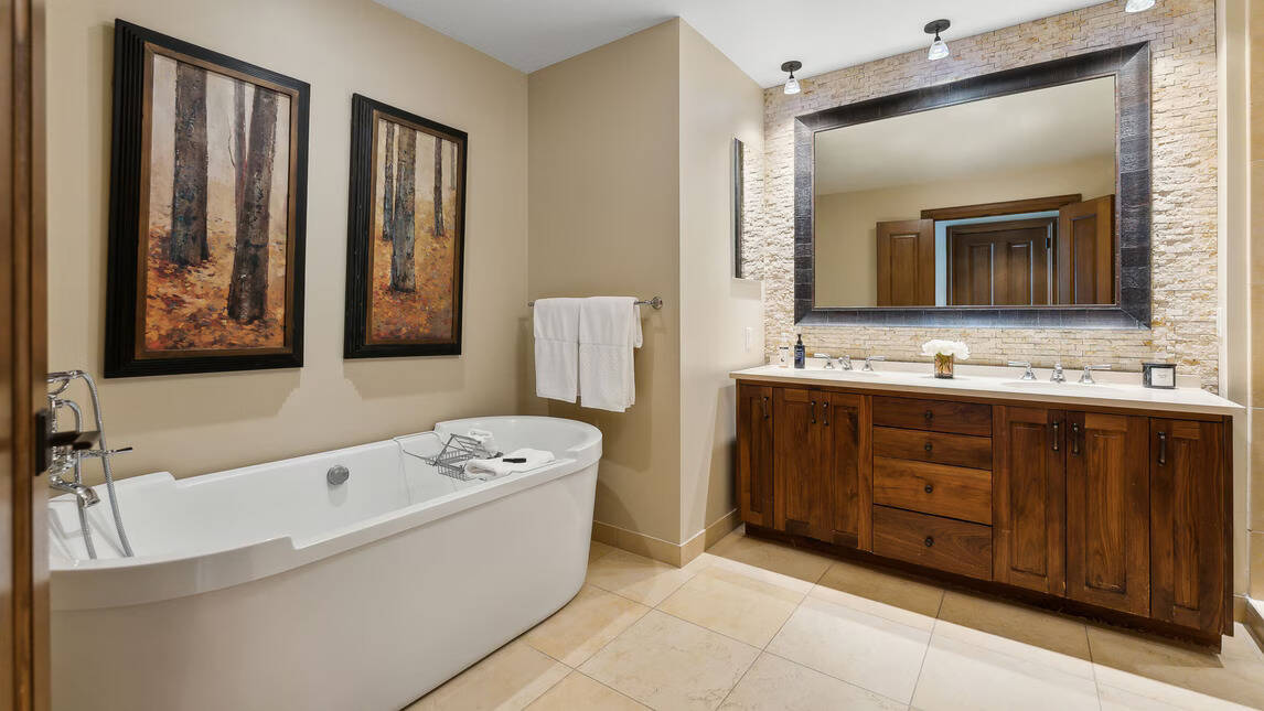 SNOW PARK TWO BEDROOM CLUB LOUNGE ACCESS RESIDENCE