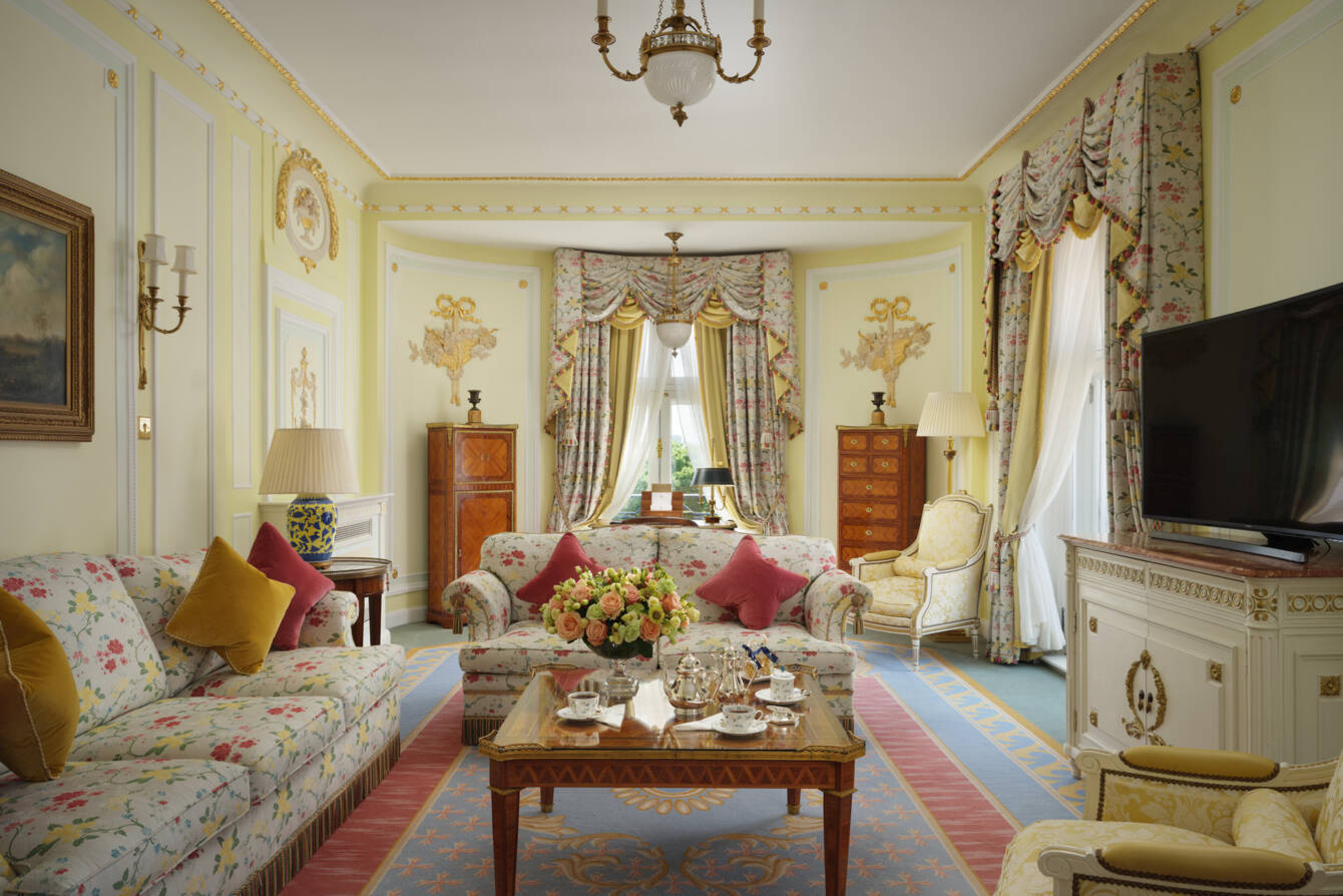 Deluxe One Bedroom Suite