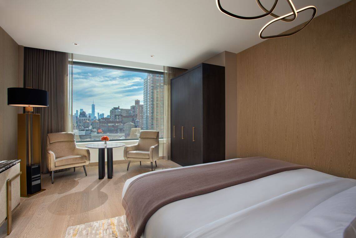 SKYLINE KING ROOM, HIGH FLOOR