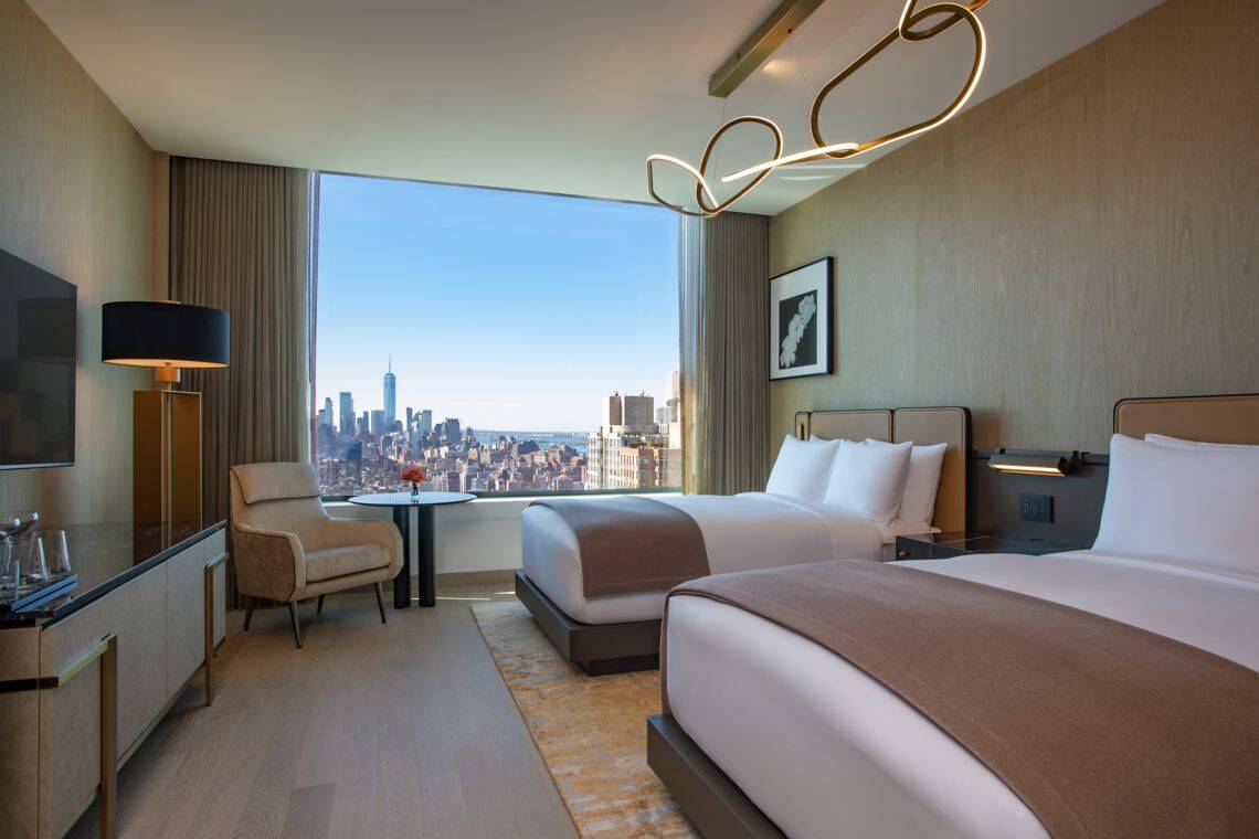 SKYLINE DOUBLE ROOM, HIGH FLOOR