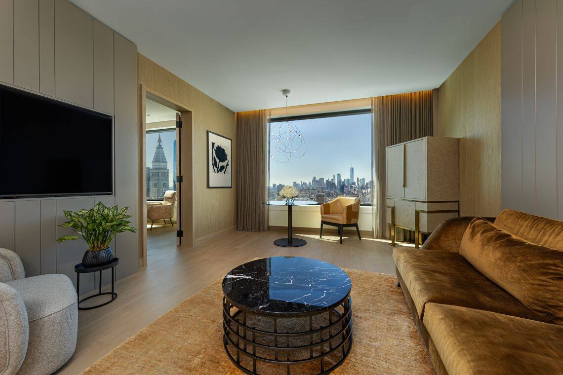 LIBERTY CLUB LEVEL ONE BEDROOM SUITE, SOFA BED, HIGH FLOOR