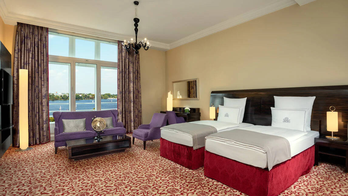 JUNIOR SUITE TWO TWIN LAKE VIEW