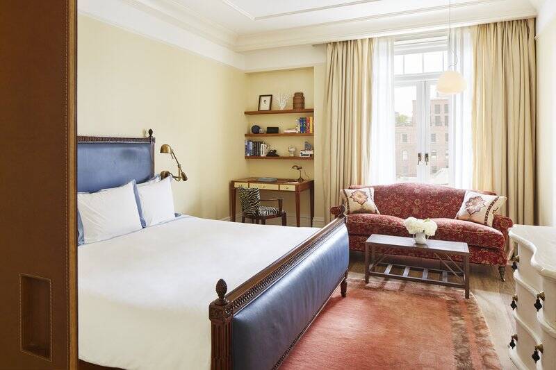 Superior Greenwich Room