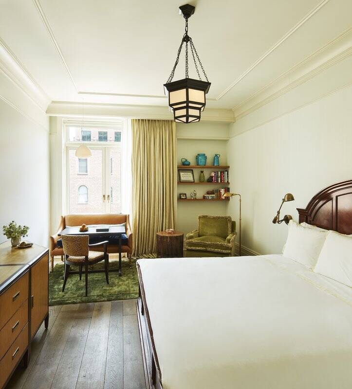 Superior Greenwich Room