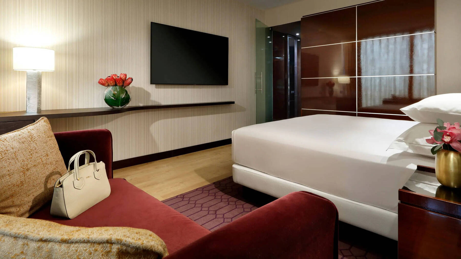 King Bed High Floor Deluxe Panoramic View Club Access