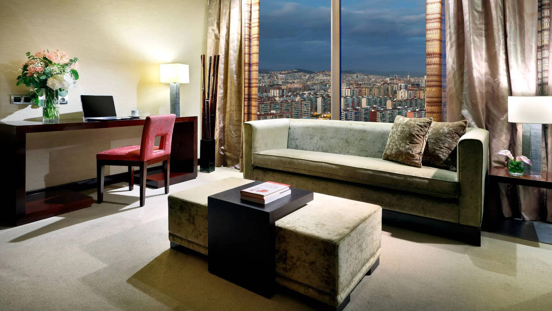 Regency Suites Twin High Floor Deluxe