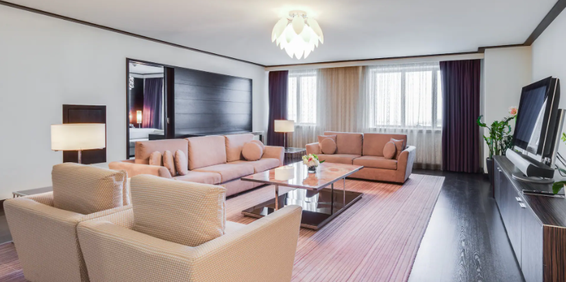 DIPLOMATIC SUITE