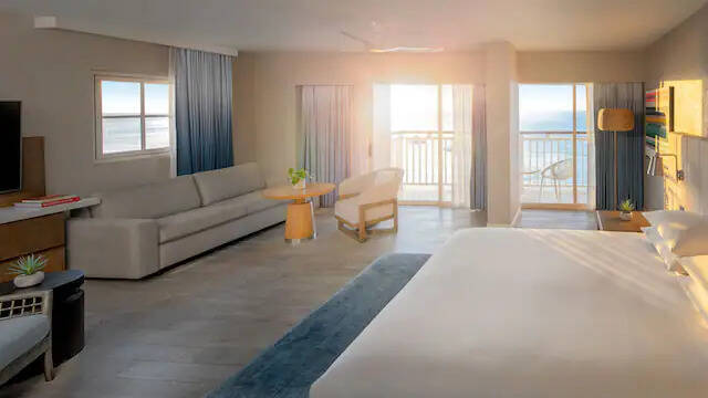 King Oceanfront Sunset Studio with Balcony