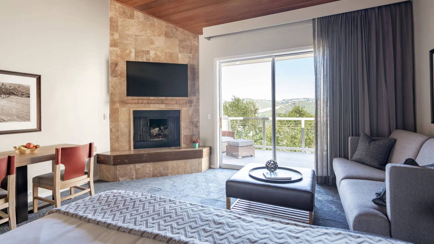 SANTA LUCIA WITH KING BED ACCESSIBLE SHOWER