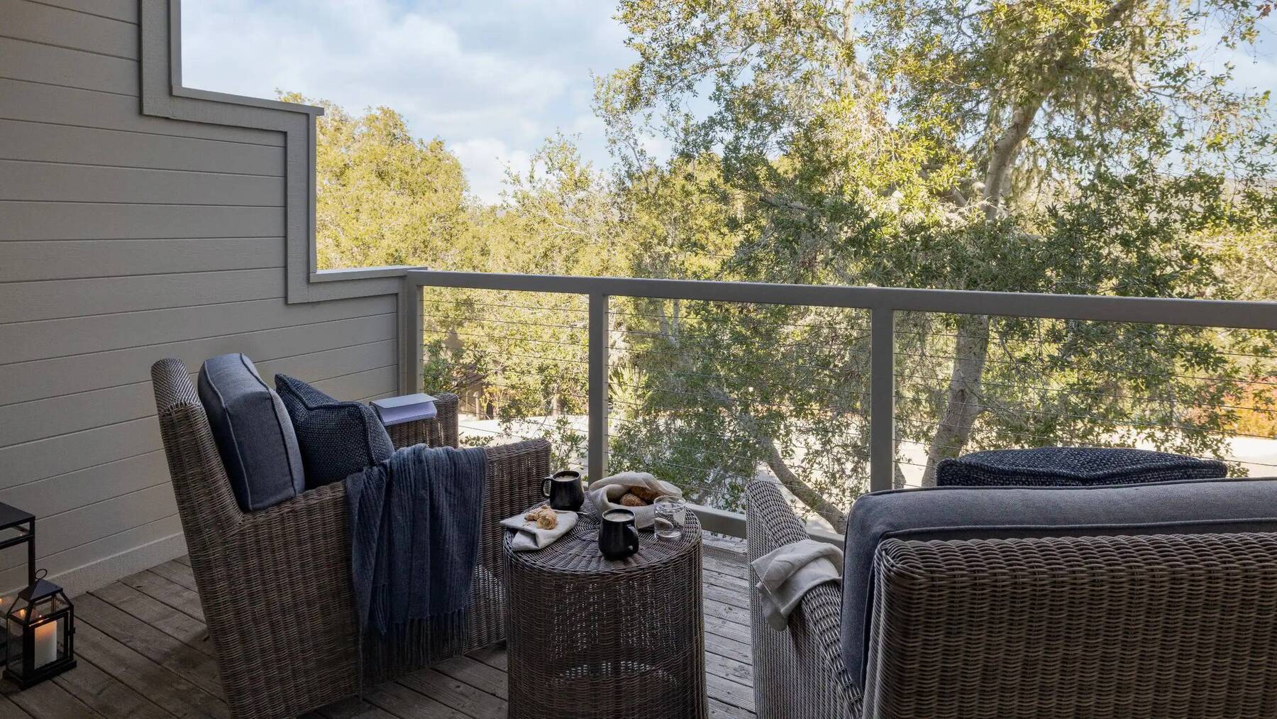 SANTA LUCIA WITH KING BED ACCESSIBLE SHOWER