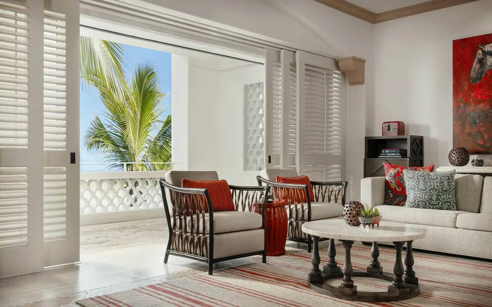 Grand Suite - Oceanfront, One Bedroom with Plunge Pool