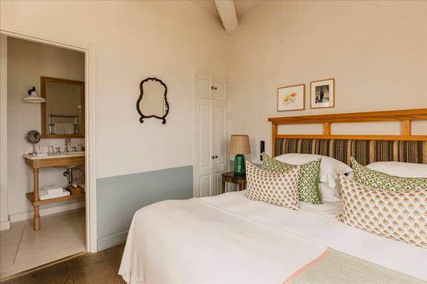 SUPERIOR VENTOUX ROOM