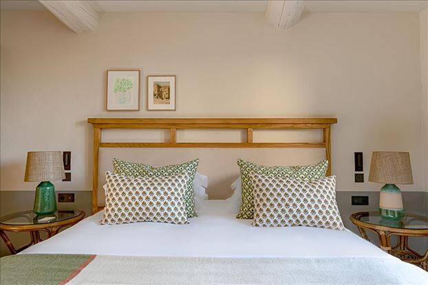 SUPERIOR VENTOUX ROOM