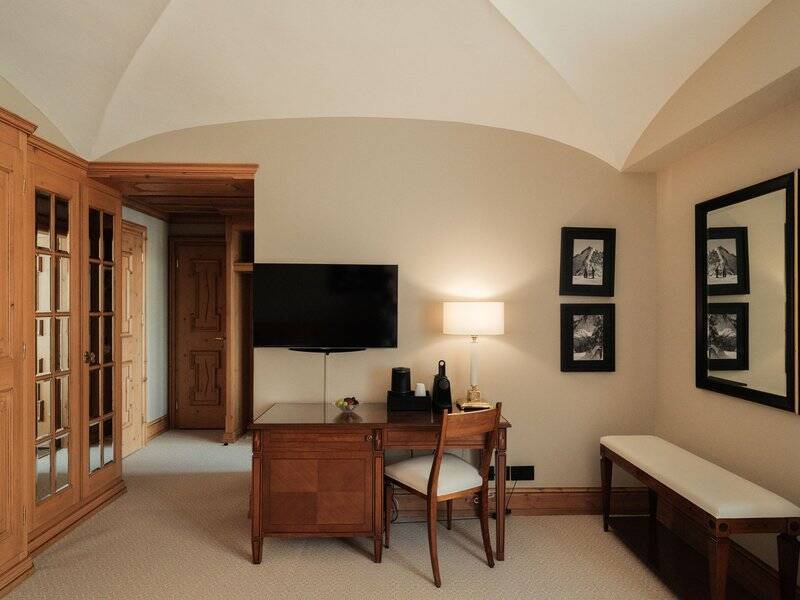 SINGLE CLASSIC VILLAGE SIDE