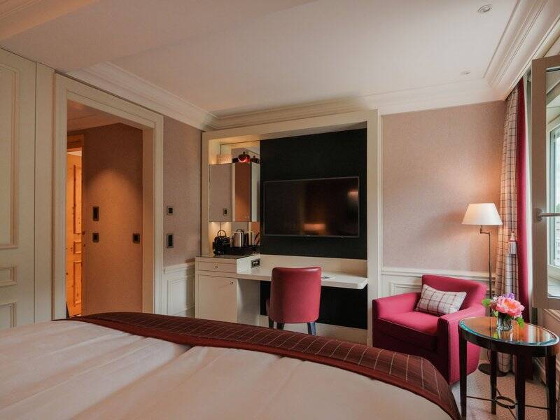 SINGLE SUPERIOR VILLAGE SIDE