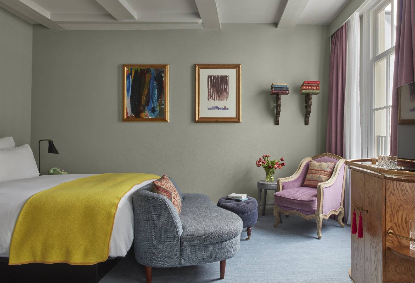 Interconnecting Family Room