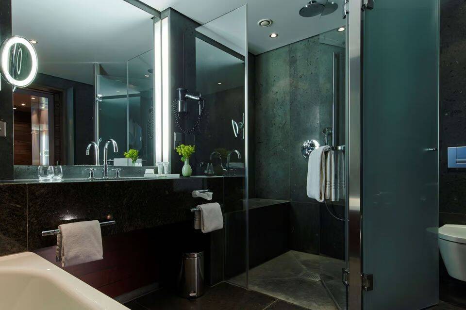 MOUNTAIN VIEW ROOM WITH FIREPLACE