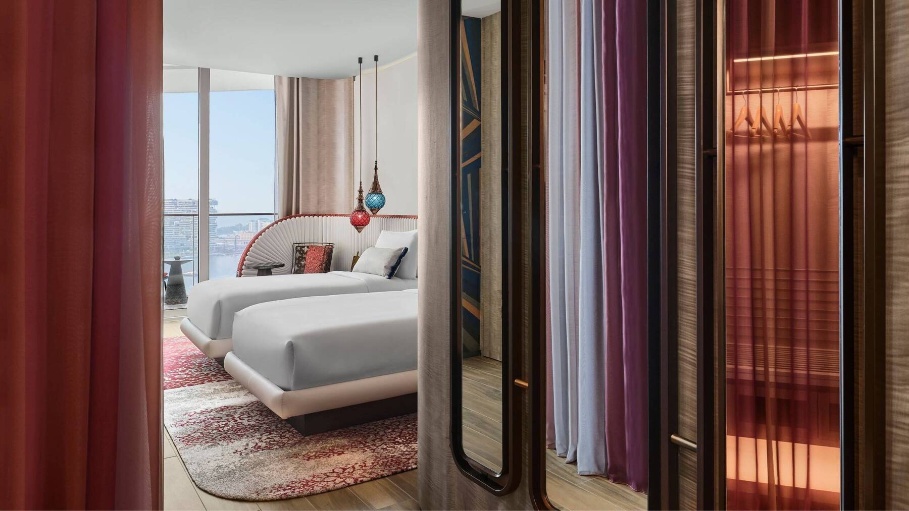 DELUXE TWO TWIN HARBOR VIEW BALCONY