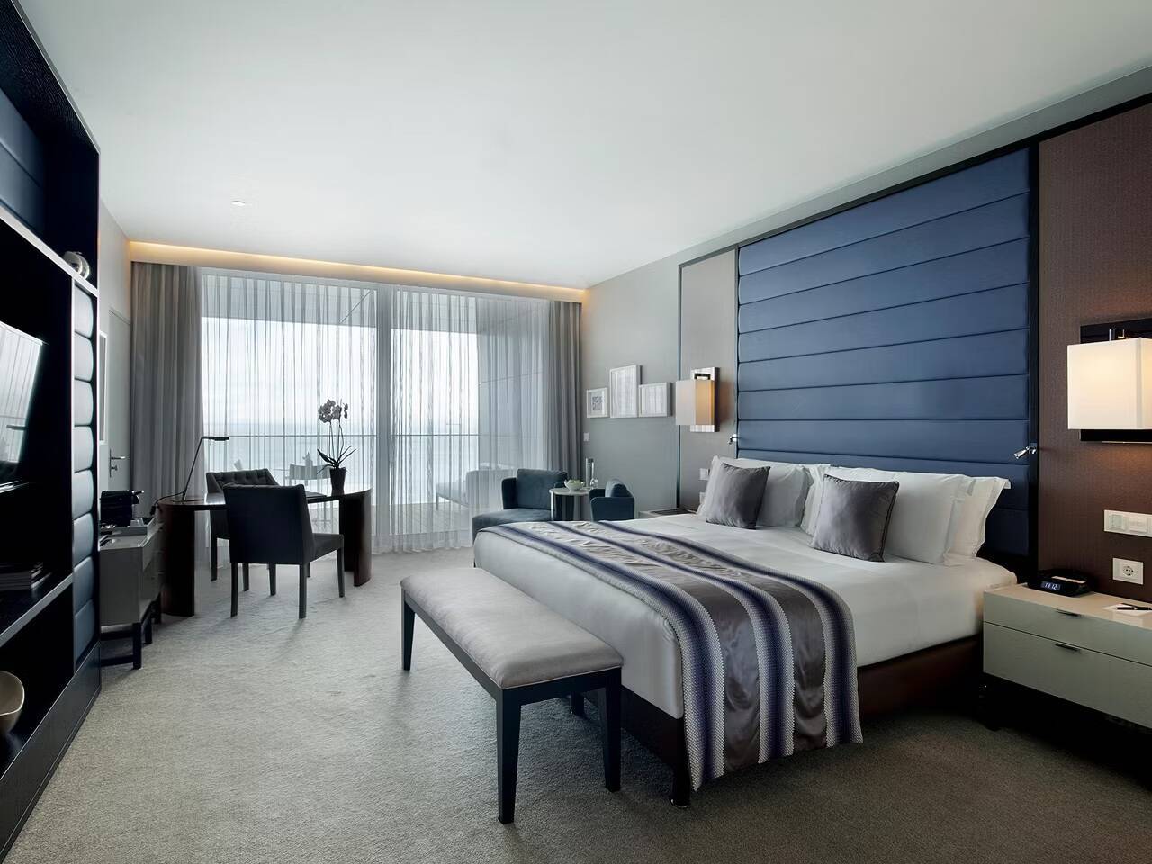  King Junior Suite Garden View