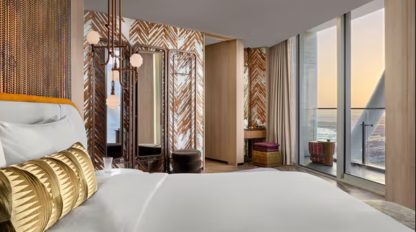 DELUXE SUITE KING SEA VIEW BALCONY