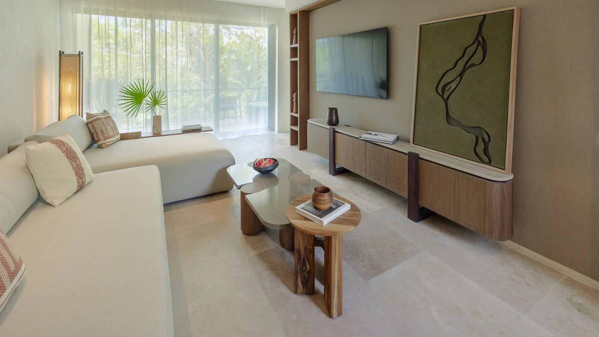 LAGOON SKYVIEW SUITE WITH PLUNGE POOL