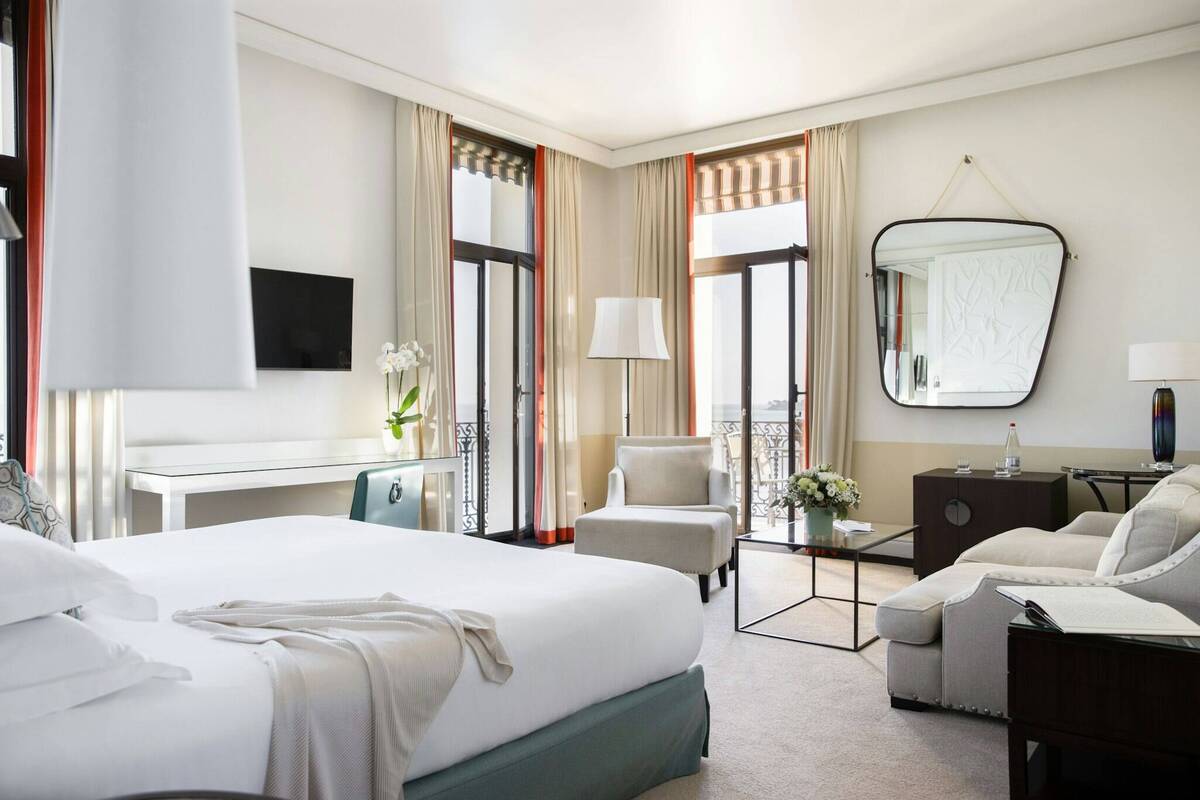 Junior Suite Sea View with Balcony