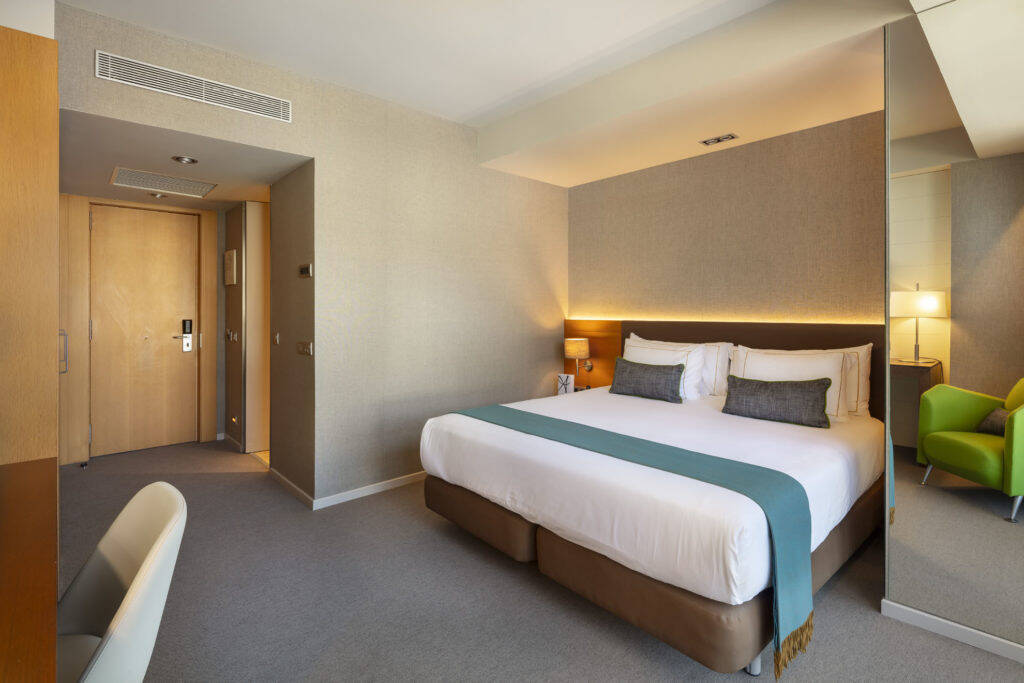 Smart Guggenheim View Room