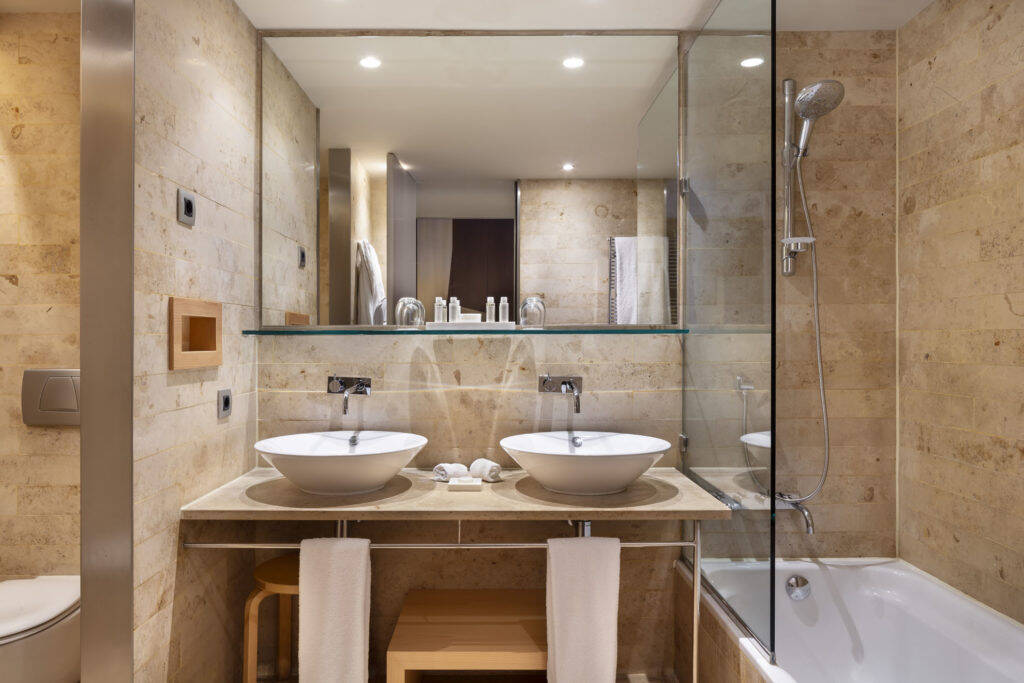 Deluxe Guggenheim View Room