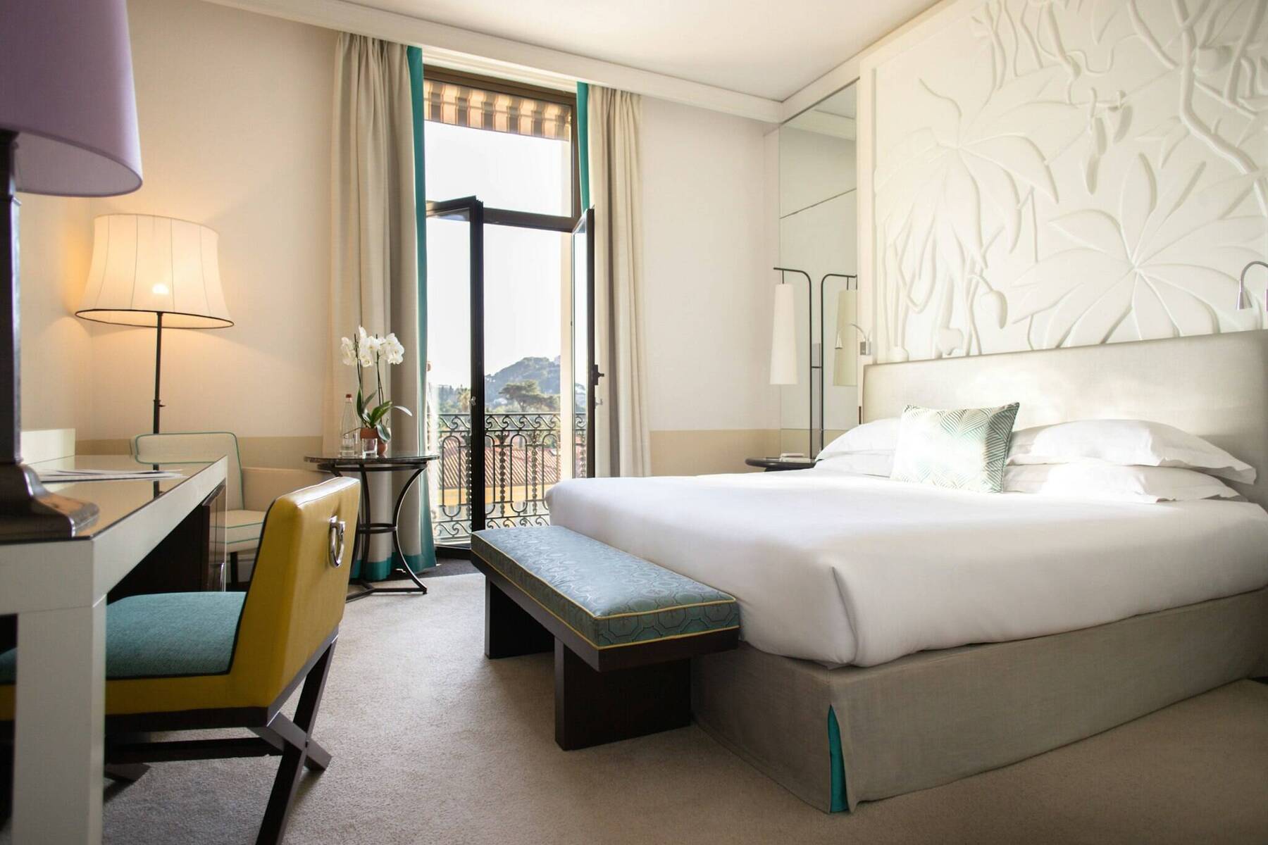 Superior Sea and Garden View room with balcony