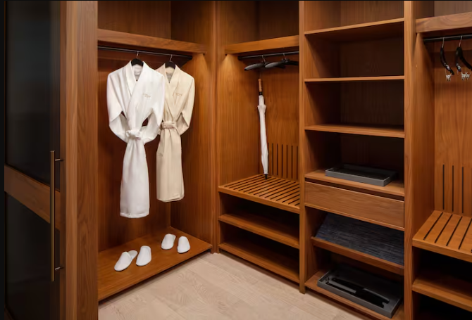 CONRAD THREE BEDROOM SUITE TWO KING TWO QUEEN BEDS