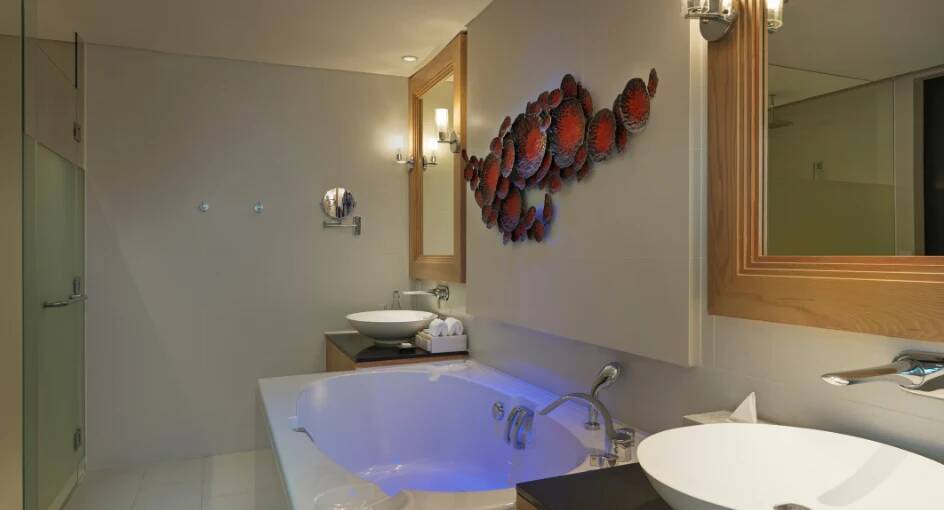 Deluxe Mai Khao Suite