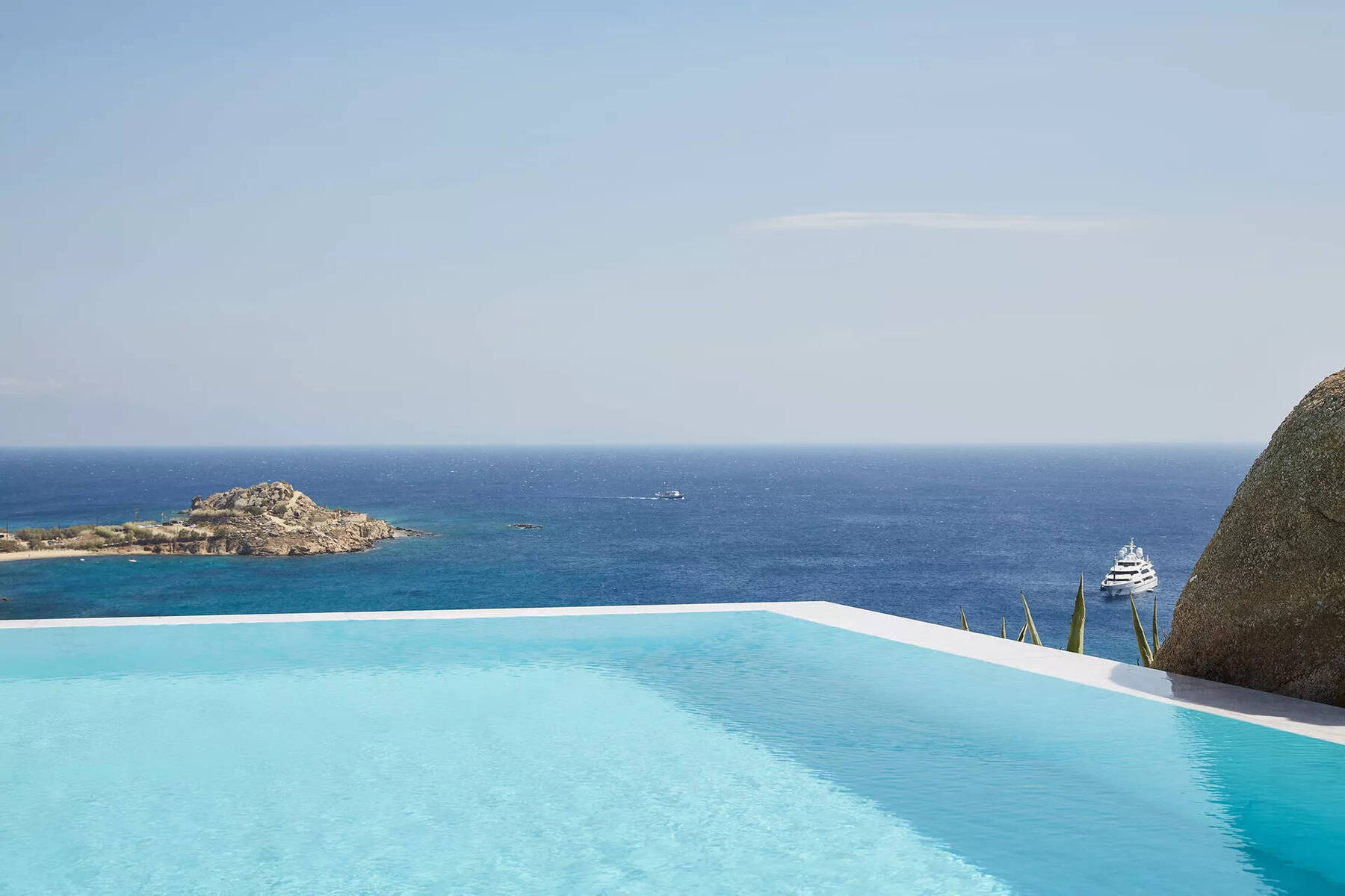 Horizon Retreat Suite with Private Pool & Sea View