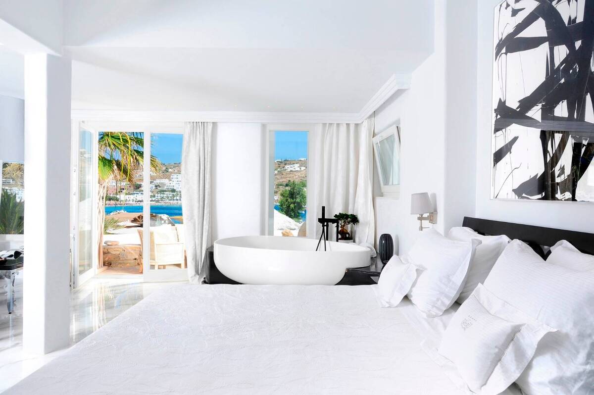 DELUXE SUITE SEA VIEW