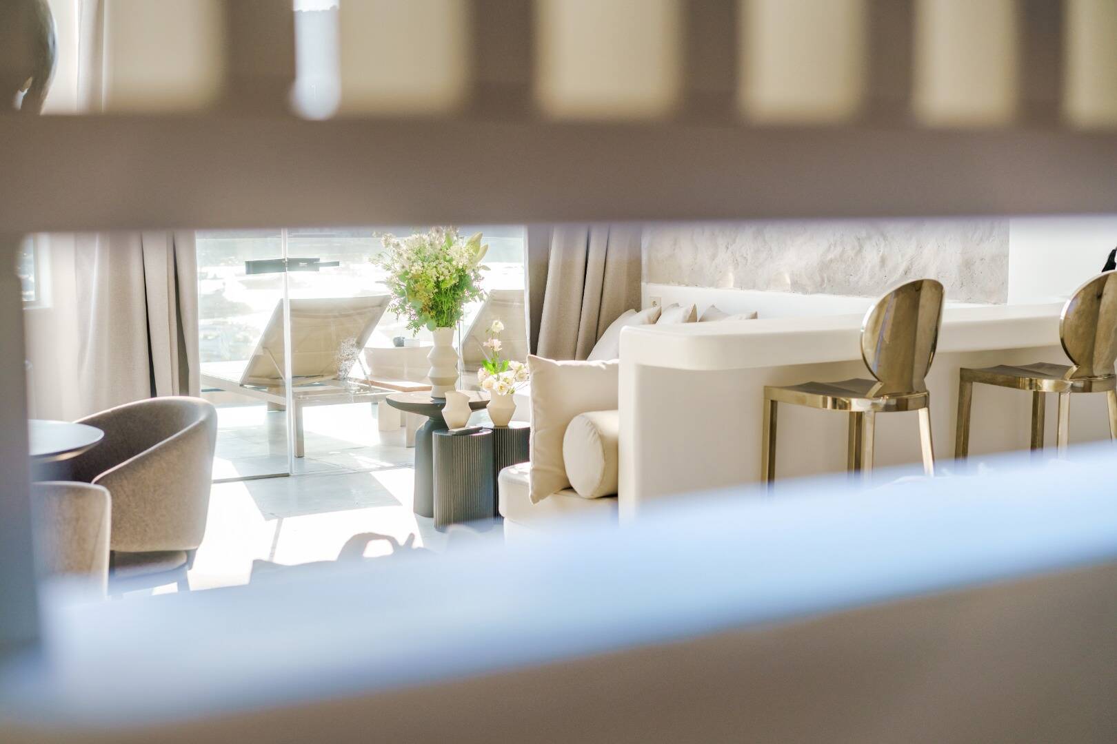 KIVOTOS HONEYMOON LUXURY SUITE WITH JETTED TUB