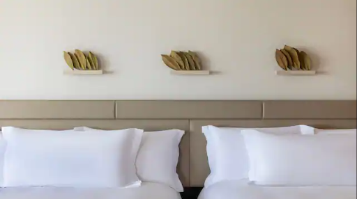GOVERNOR'S SUITE TWO DOUBLE BEDS